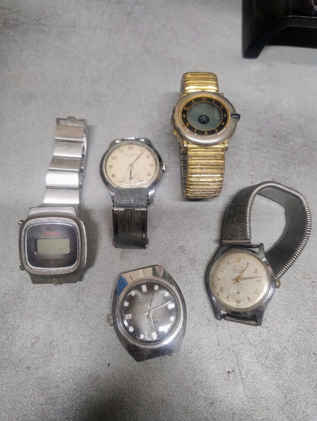 Montres: lot de montres – Défectueux à Martigny par jul_7s5x