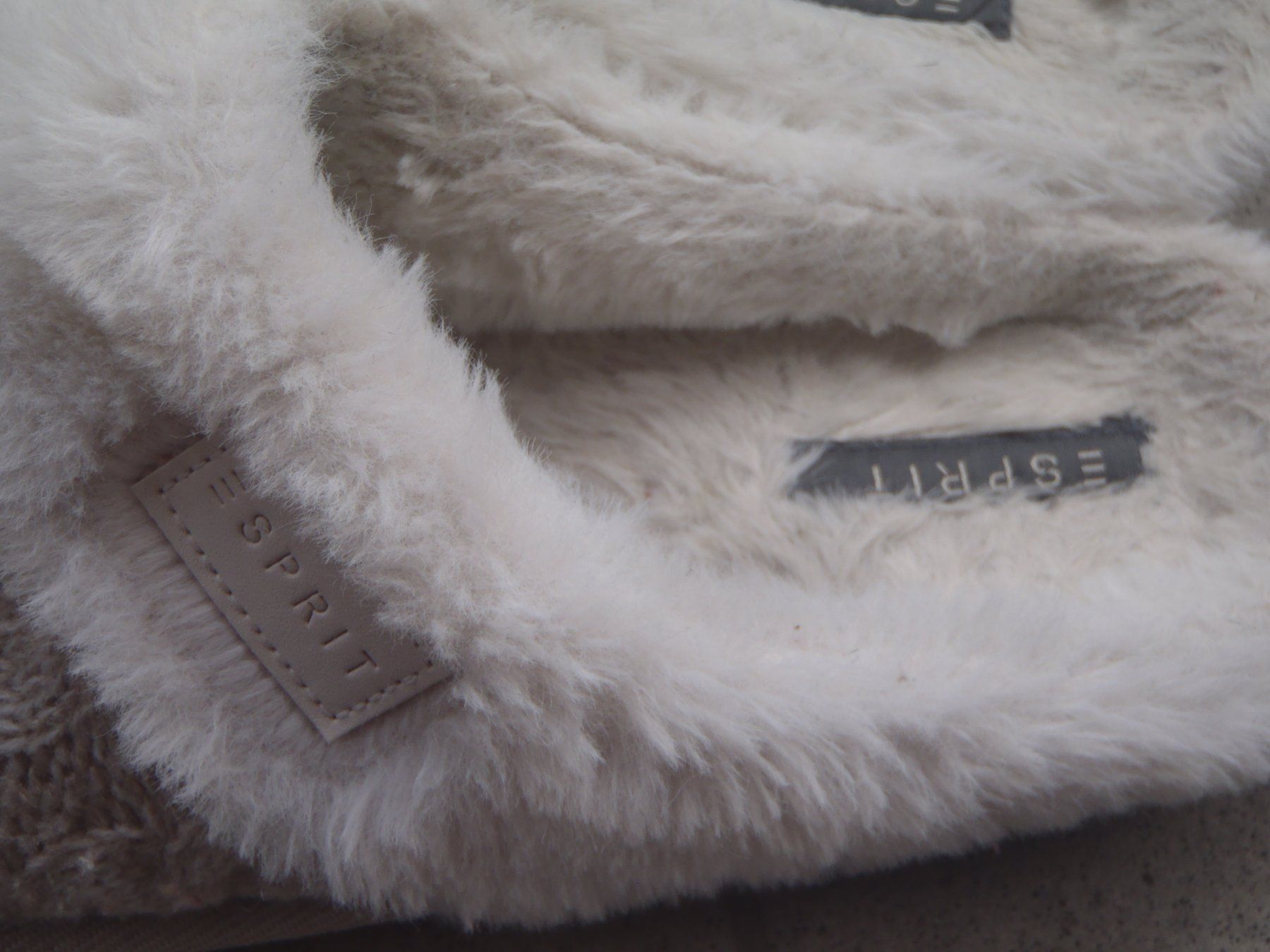 Esprit Herrenschuhe: Kuschelige Esprit Hausschuhe Gr. 40 Winter Fell – Gebraucht aus Horgen von Amanda30 2