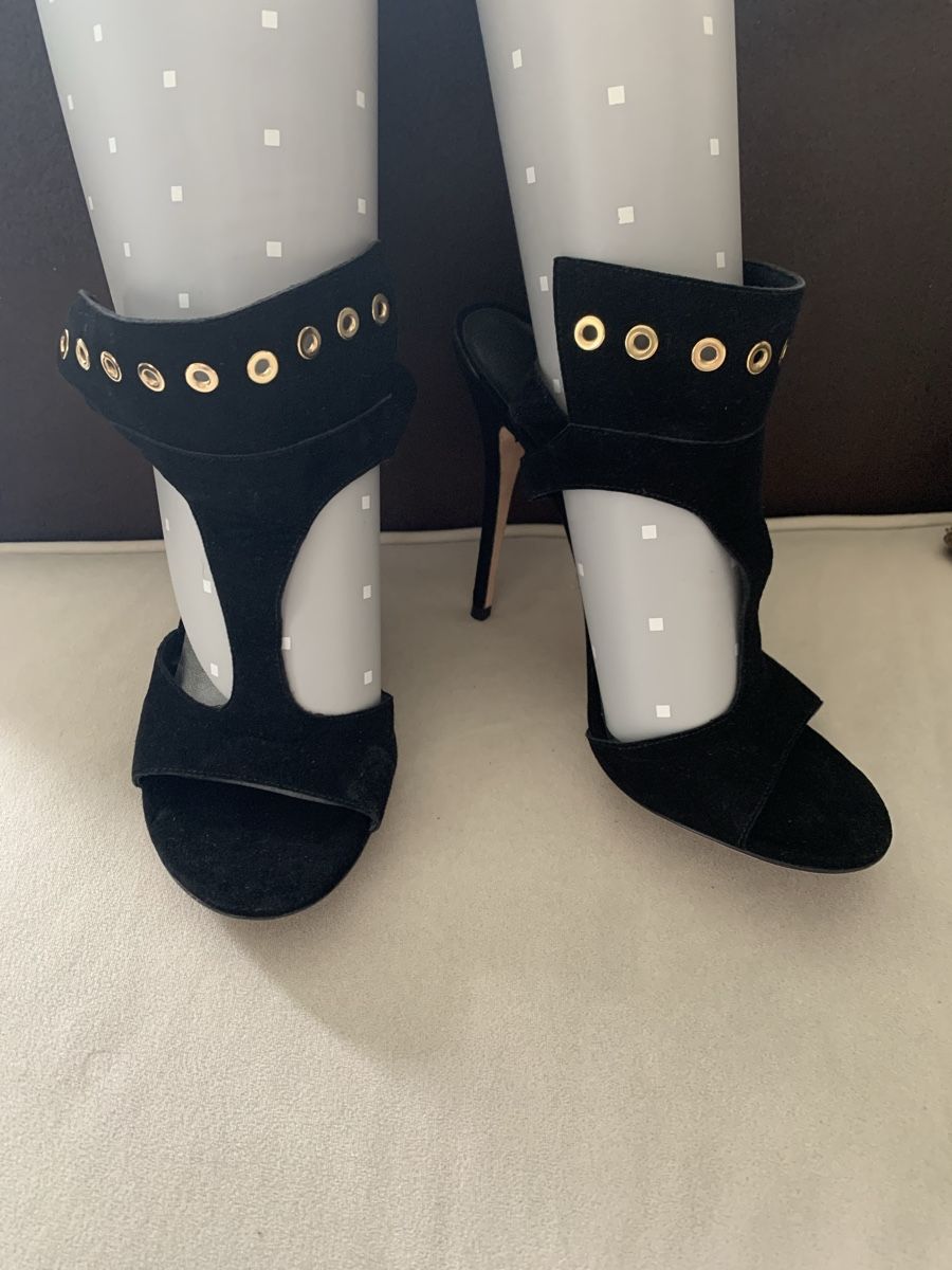 Stuart Weitzman Chaussures femmes: SOMMERHIT Stuart Weitzman Schuhe – D'occasion à Bergdietikon par zor_856j