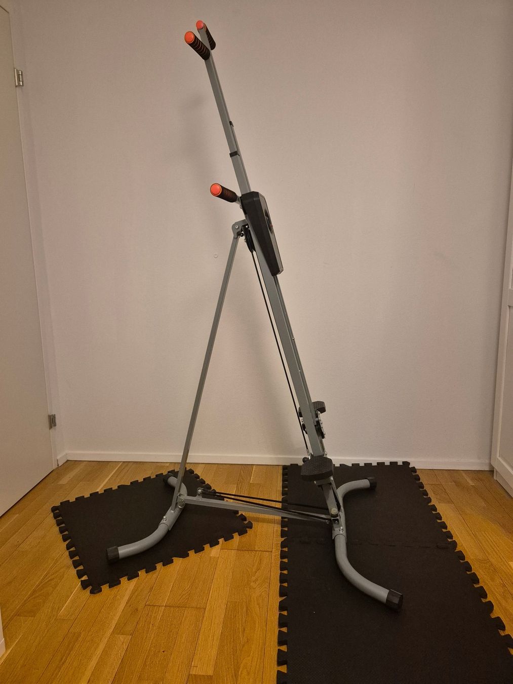 Gonser Hometrainer: Trainingsgerät Vertical Climber mit Matten – Usato da Schaffhausen venduto da ShoppingQueen33