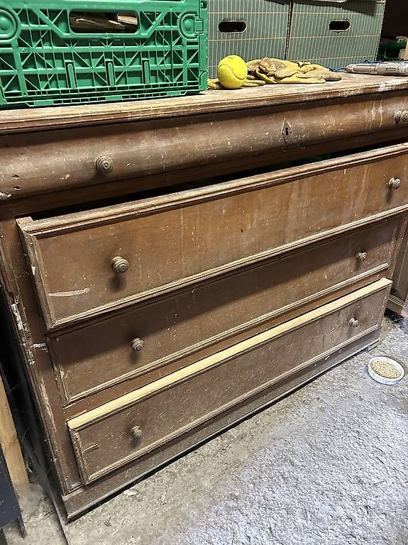 Kommoden: Commode ancienne en bois  – Defekt aus Les Marécottes von crocodile5 1