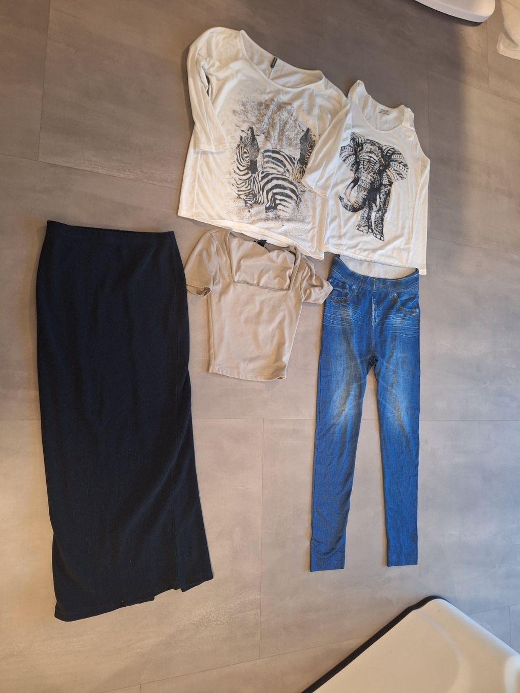 Lots de vêtements: Kleiderpaket – D'occasion à Rupperswil par milka85