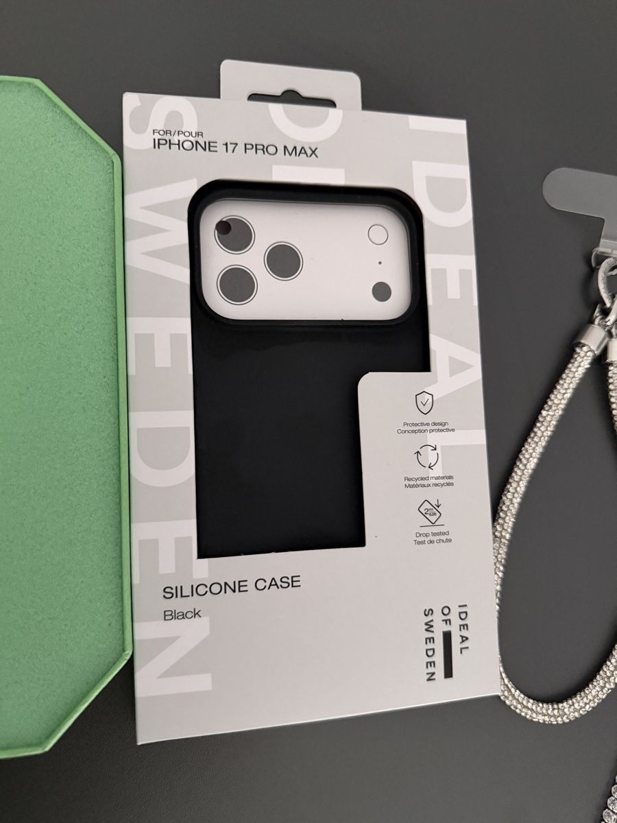 Swarovski Coques & Protection écran: Swarovski iPhone 17 Pro Max Schutzhüllen etc. – D'occasion à Therwil par as_good_as_new 7