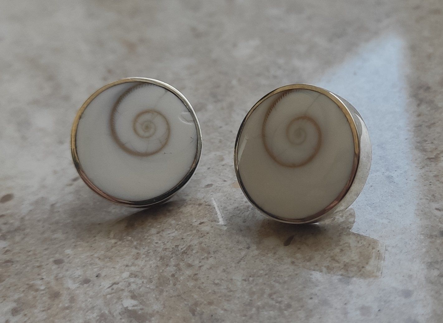 Orecchini pendenti & Orecchini a lobo: Weisse Achat Ohrstecker – Nuovo (secondo la descrizione) da Miège venduto da gitarro68 2