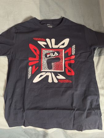 T-Shirt Fila neu Größe M trendiger Retro-Stil