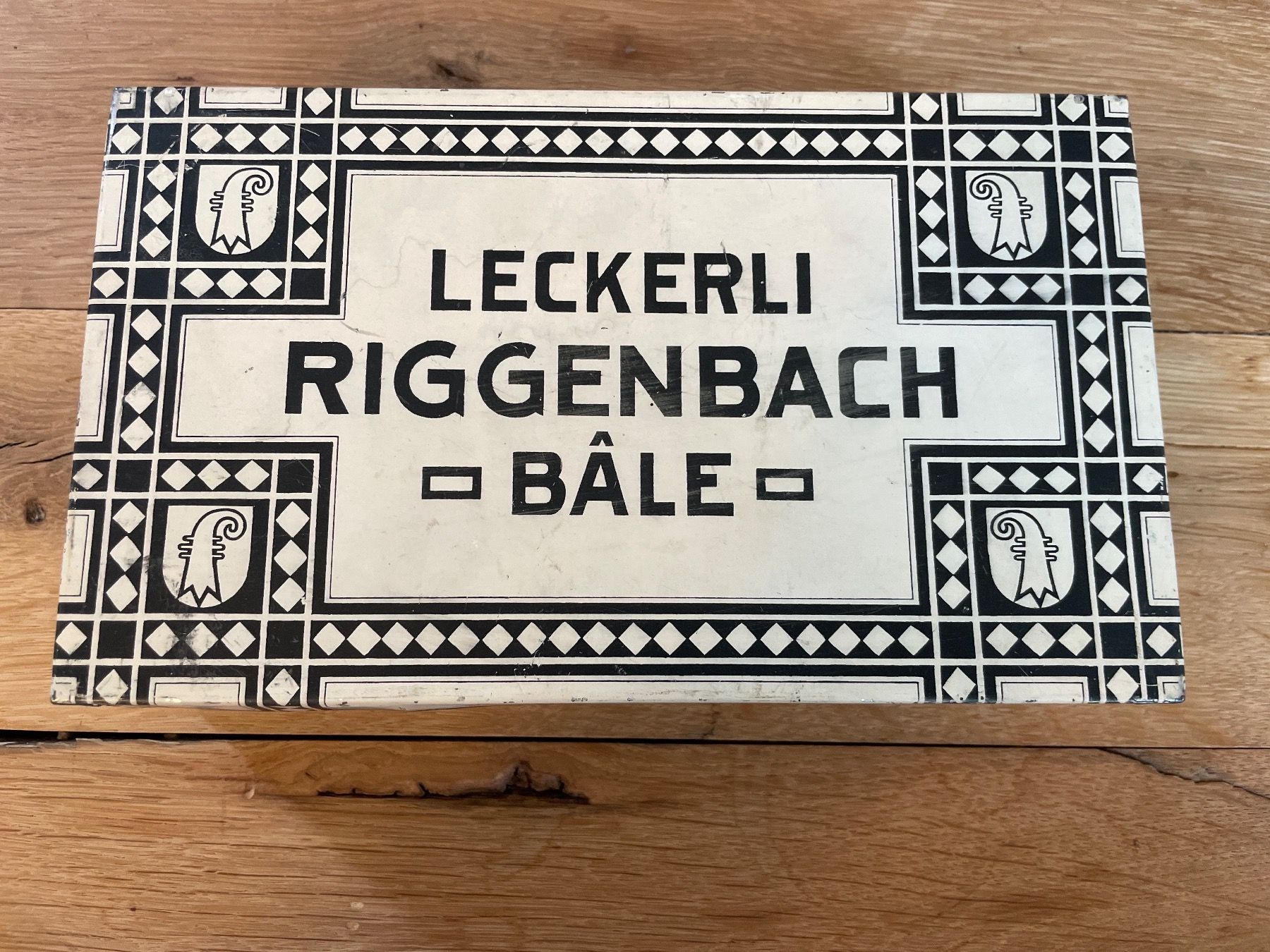Pots: Leckerli Riggenbach Basel antike Blechdose – D'occasion à Winterthur par cheerio97