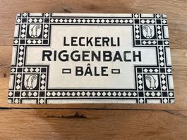 Leckerli Riggenbach Basel antike Blechdose