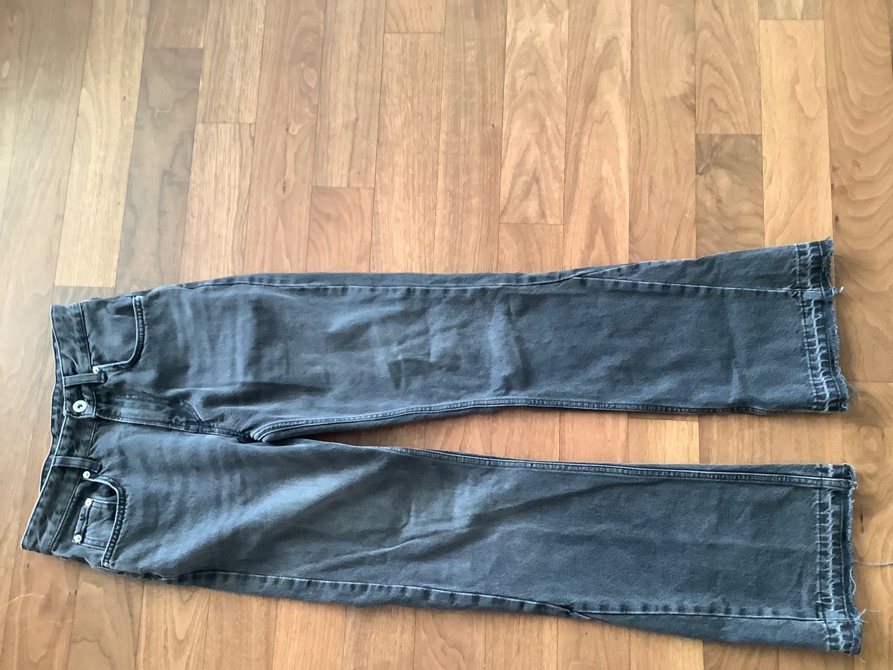 Zara Jeans: Zara Flared Jeans – Gebraucht aus Zumikon von malvy19