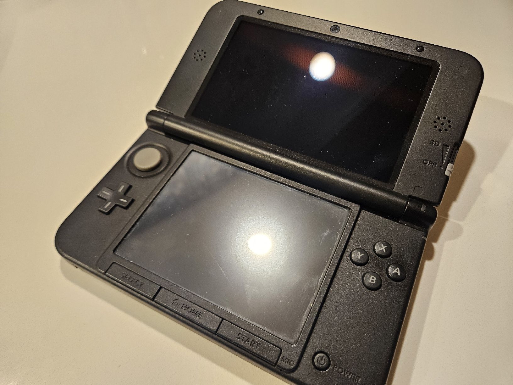 Nintendo Console: Nintendo 3DS XL – Usato da Thun venduto da Silverchair41 3