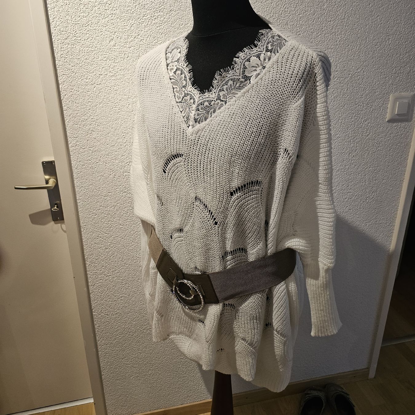 Maglioni & Felpe: Sommer   Strick Pullover mit Spitze u Gürtel, Top! gr 46.50. – Nuovo e nell'imballaggio originale da wolfhalden venduto da 46464646 3