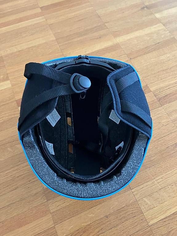 Casques: Skihelm 6-8 Jahre – D'occasion à zürich par insomnia1975 1