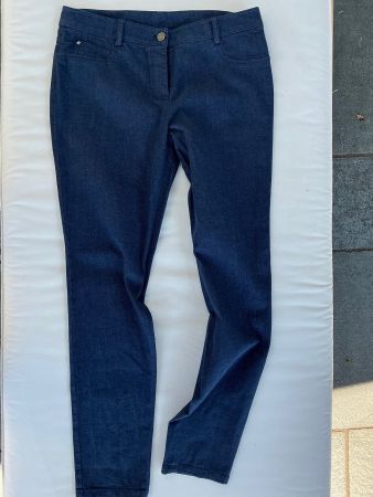 AKRIS Blue Jeans Gr. 38 neu dunkelblau