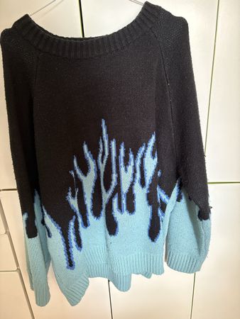 maglione nero con fuoco blu taglia xl