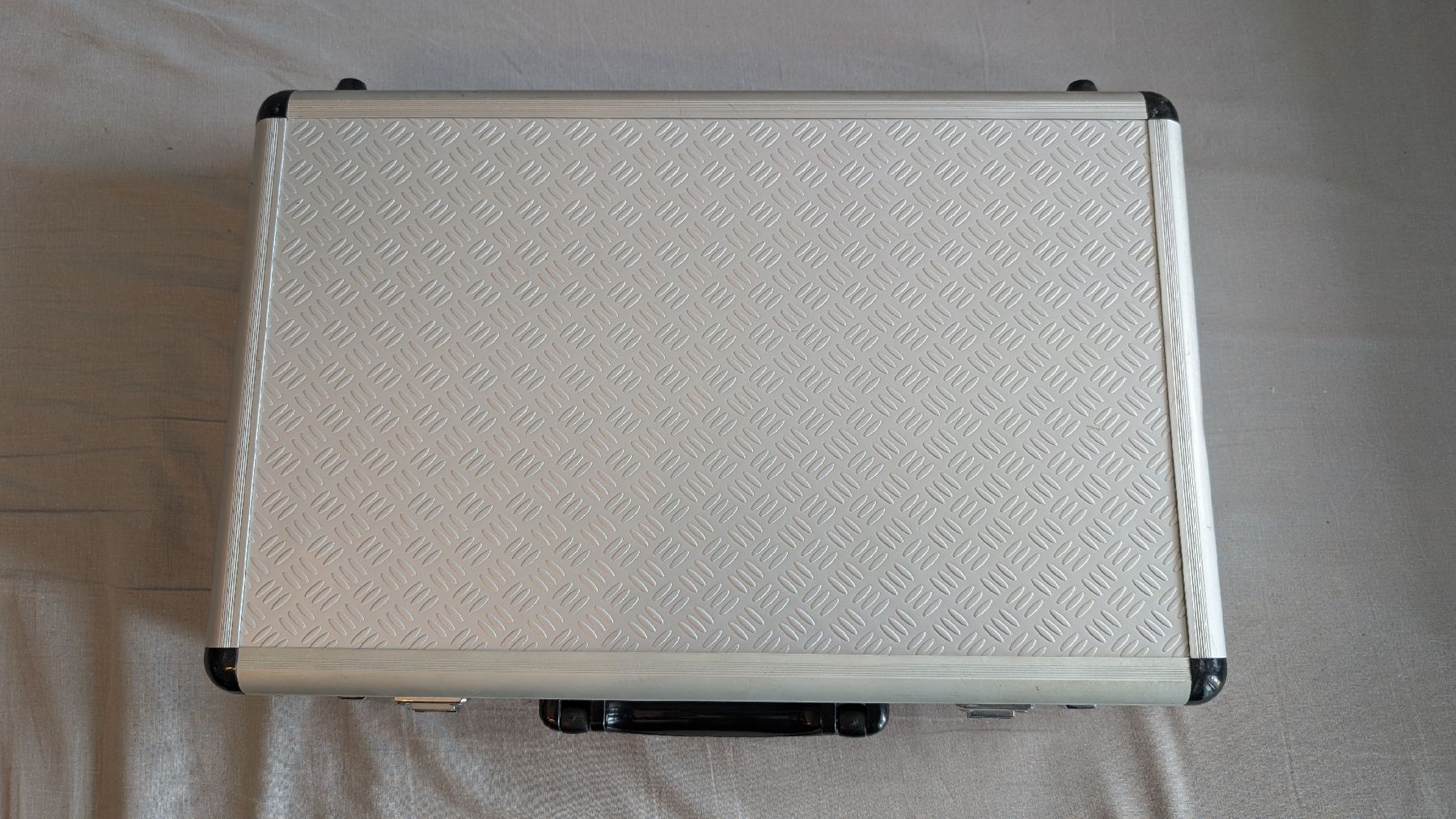 Valigie & Borse: mallette / attaché-case de sécurité en aluminium – Usato da Crans-Montana venduto da Mlrst 1