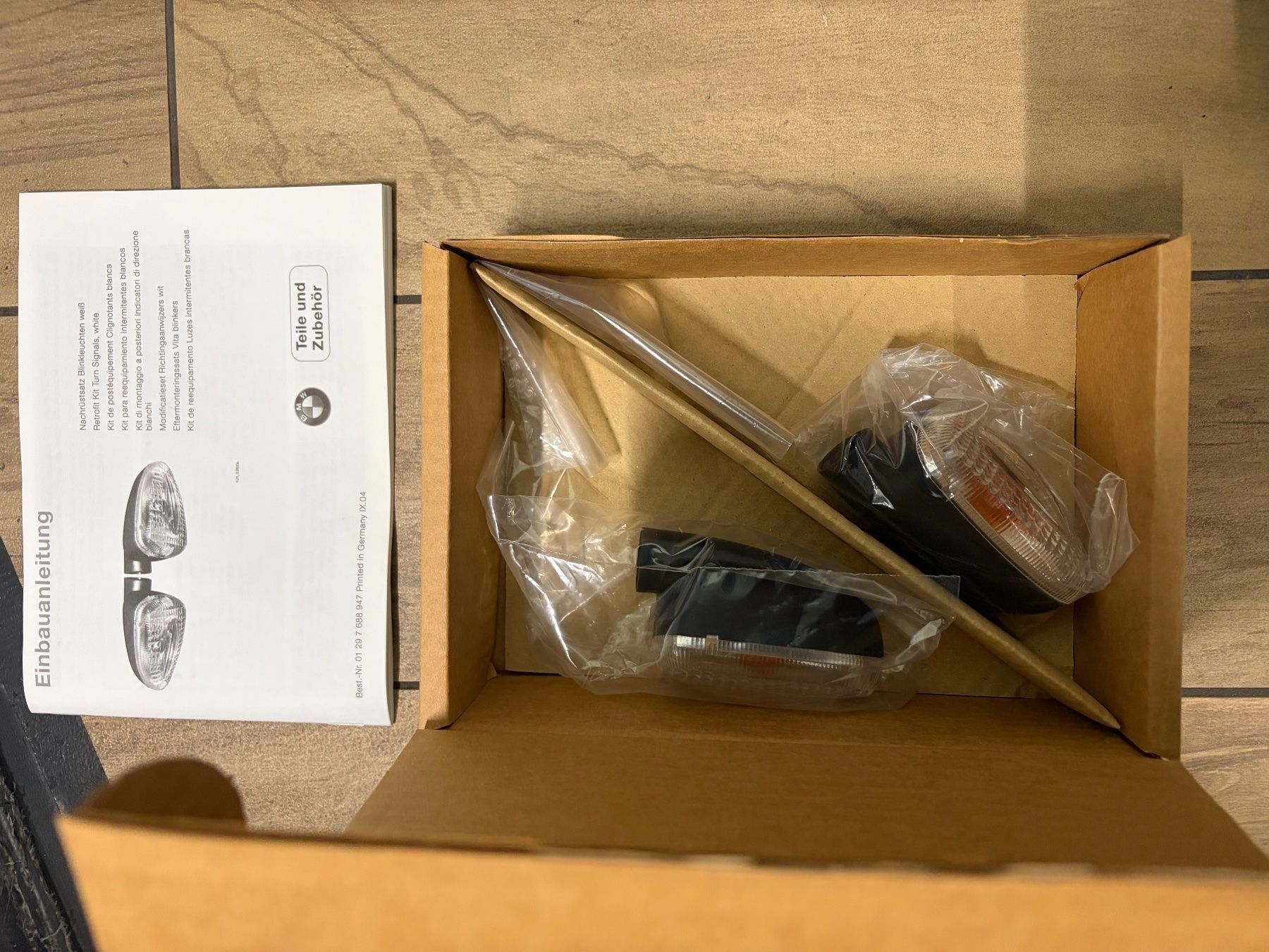 BMW Tutti i ricambio per moto: BMW Blinkleuchte 63137680834 – Nuovo e nell'imballaggio originale da Landquart venduto da pet_l2dm 1