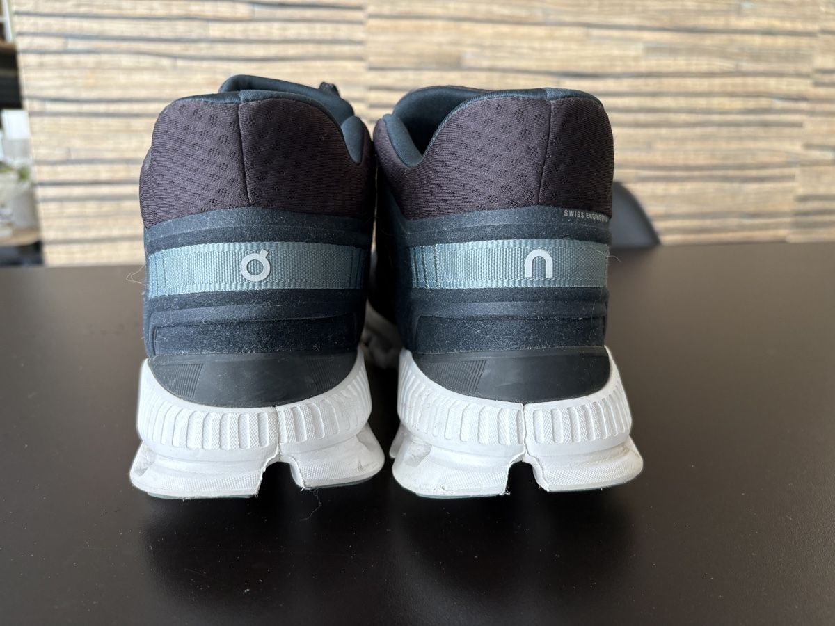 On Chaussures hommes: On Schuh Cloud Hi Edge 44.5 – D'occasion à Staufen par F14_tomcat 2