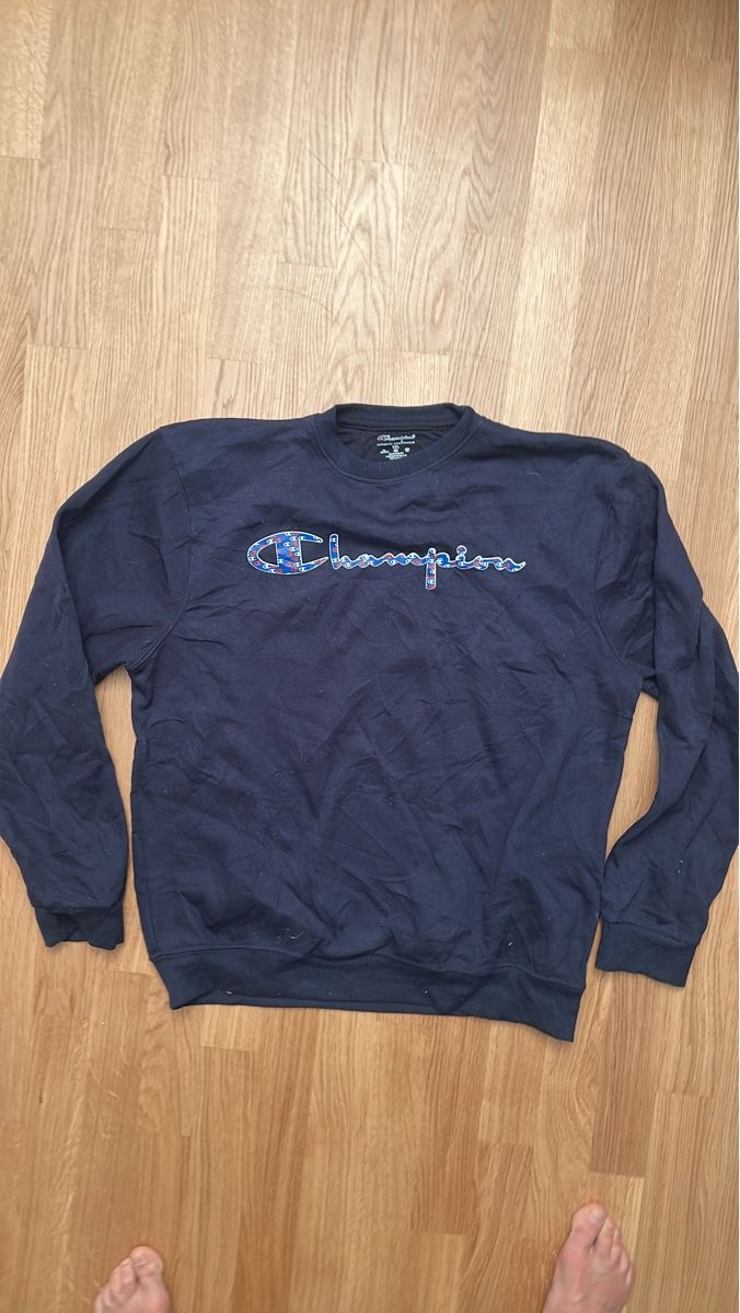Champion Pulls & Sweat-shirts: Champion Pullover Dunkelblau Grösse  2XL – D'occasion à Luzern par ThrowbackVintage