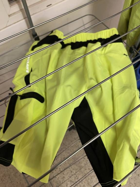 Hosen: Pantaloncini per montanbike  – Gebraucht aus Castel San Pietro von DONGIAC63 2