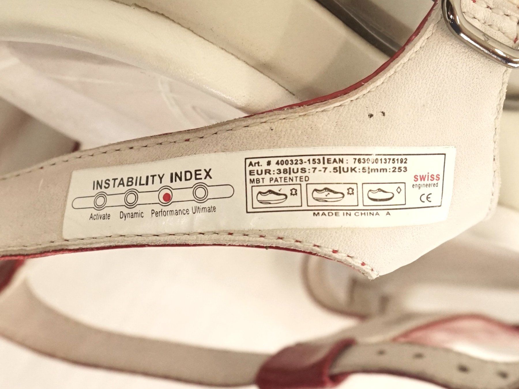 MBT Scarpe da donna: 2 Paar MBT Abrollsandalen – Usato da Pratteln venduto da Restwert_Pratteln 4
