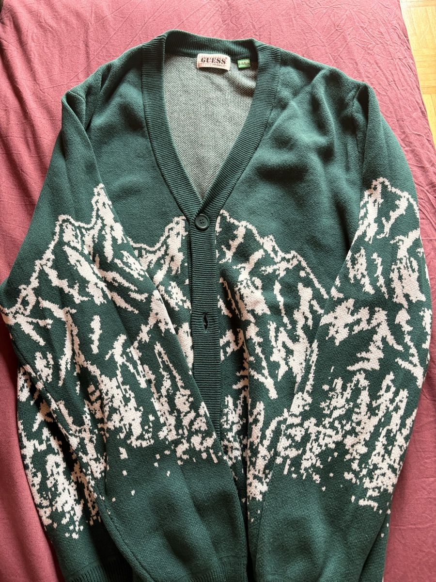 Guess Pulls & Sweat-shirts: Cardigan – D'occasion à Ardez par helena.erny