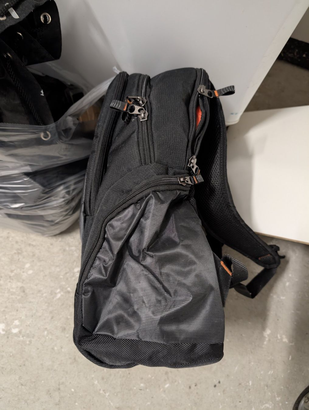 Dell Zaini: Dell Laptop Rucksack NEU – Nuovo (secondo la descrizione) da Buchs ZH venduto da nudle10 1