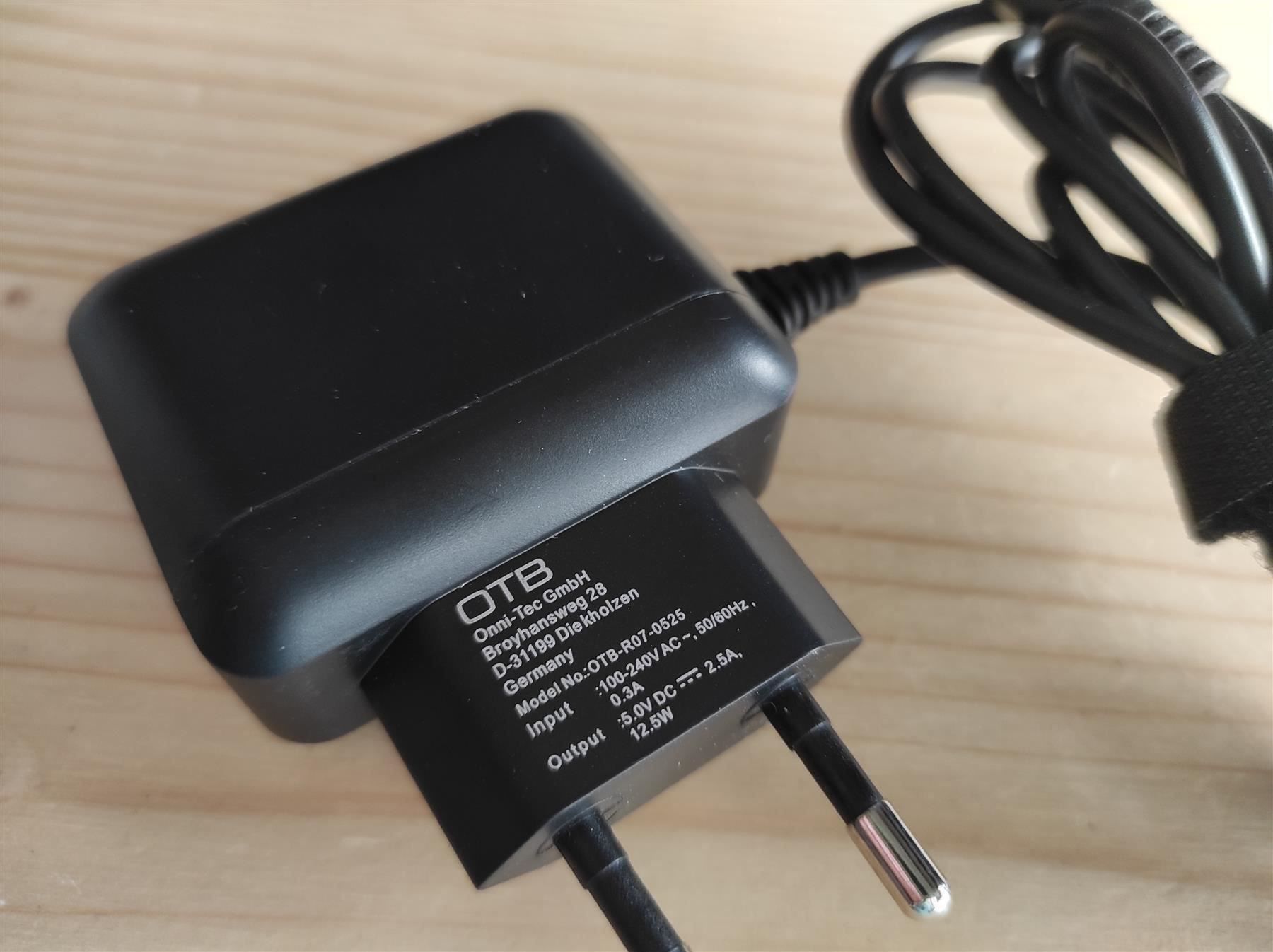 Caricabatterie: OTB USB Steckernetzteil R07-0525 – Nuovo (secondo la descrizione) da Beckenried venduto da SCHEMA79