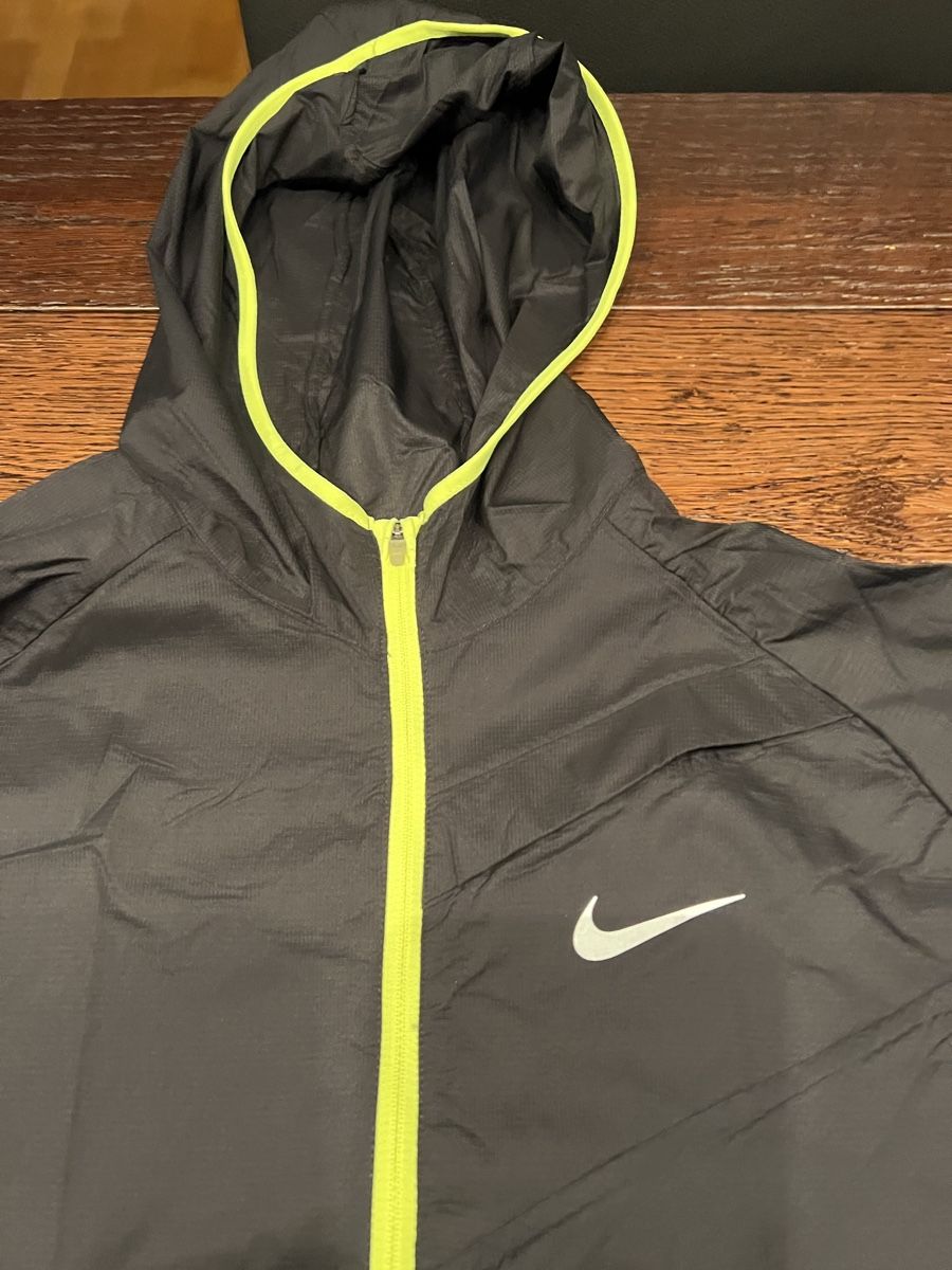 Nike Giacche: Nike Laufjacke – Nuovo (secondo la descrizione) da St.Gallen venduto da Shopaholic5 1
