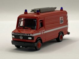 Busch 44346 1:87 Mercedes-Benz 507D Kasten Feuerwehr