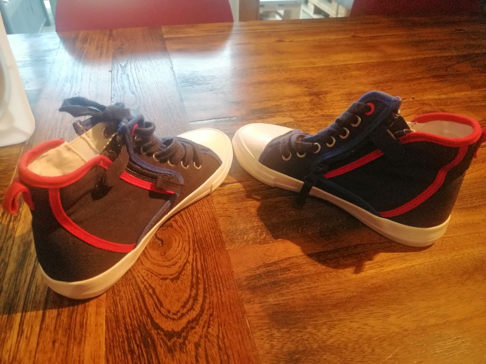 Scarpe per ragazzi: Baskets - Pointure 34 - neuf ! – Nuovo e nell'imballaggio originale da Grugnay (Chamoson) venduto da Ultramab 2