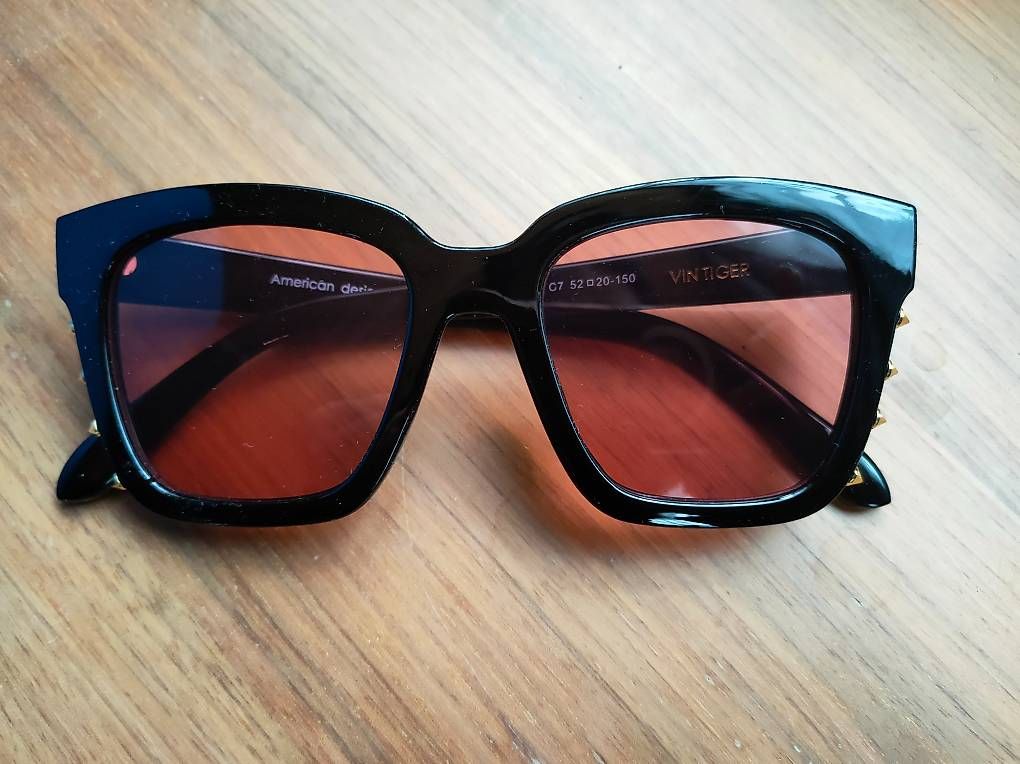 Occhiali & Lenti: Neue moderne Sonnenbrille  – Usato da Schlattingen venduto da armeFrau 3