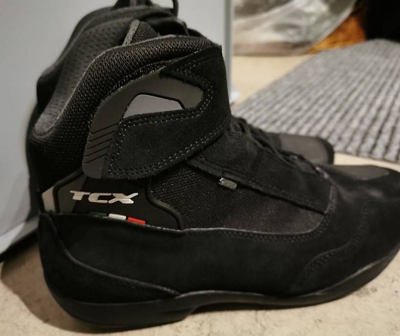 Scarpe da uomo: Motorradstiefel Grösse 42 / 8.5 – Usato da Lausen venduto da Swiss4444