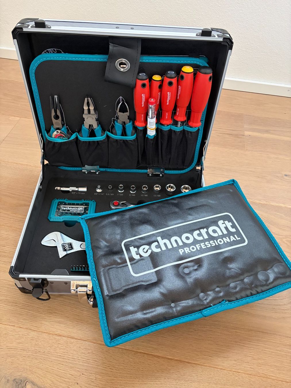 Technocraft Alle Werkzeuge: Werkzeugkoffer TECHNOCRAFT Professional Pro Compact 106 – Gebraucht aus Degersheim von 8sven 1