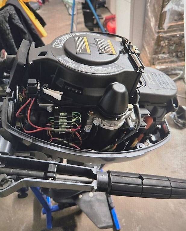 Moteurs: Moteur Yamaha 8 CV – D'occasion à Grand Lancy par primau 2