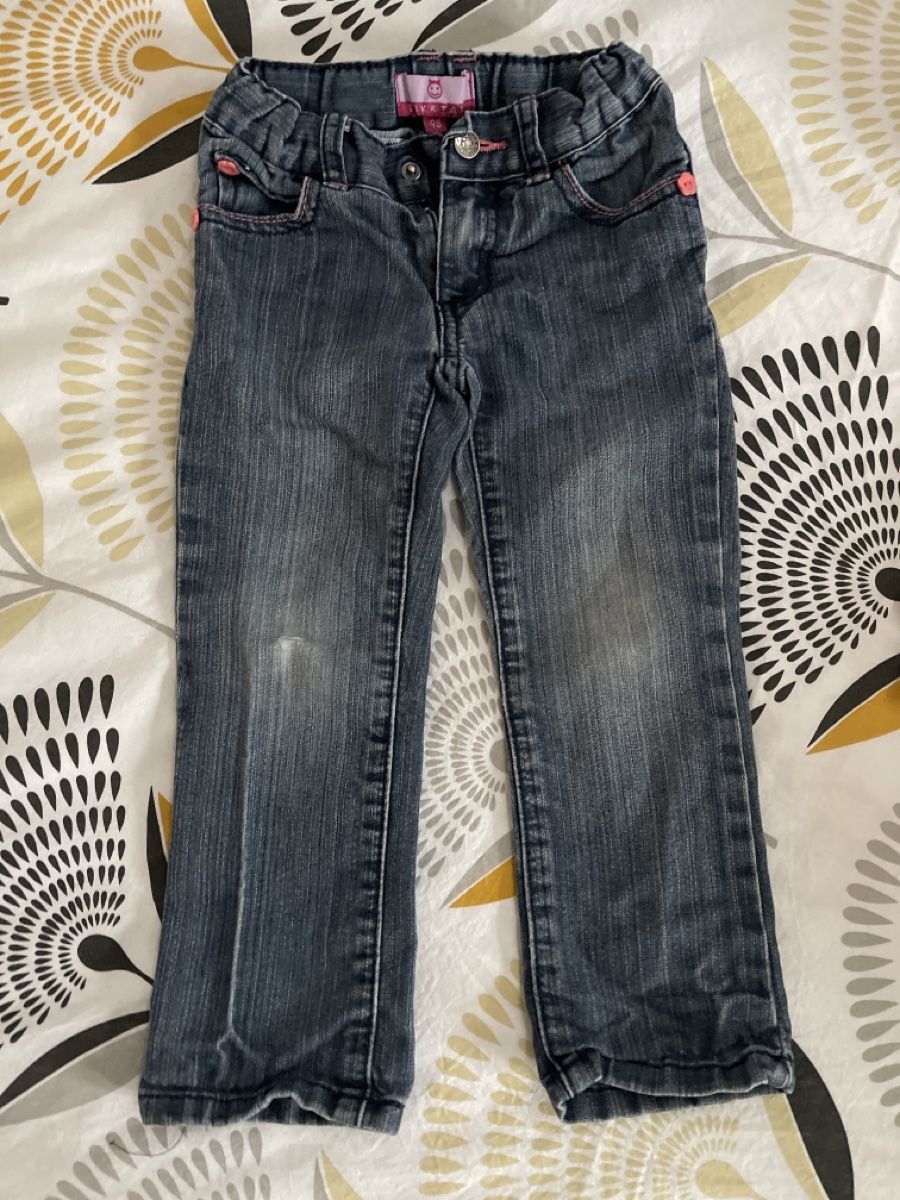 Pantaloni: Pantalon fille taille 98 – Usato da MARLY venduto da AISLEE