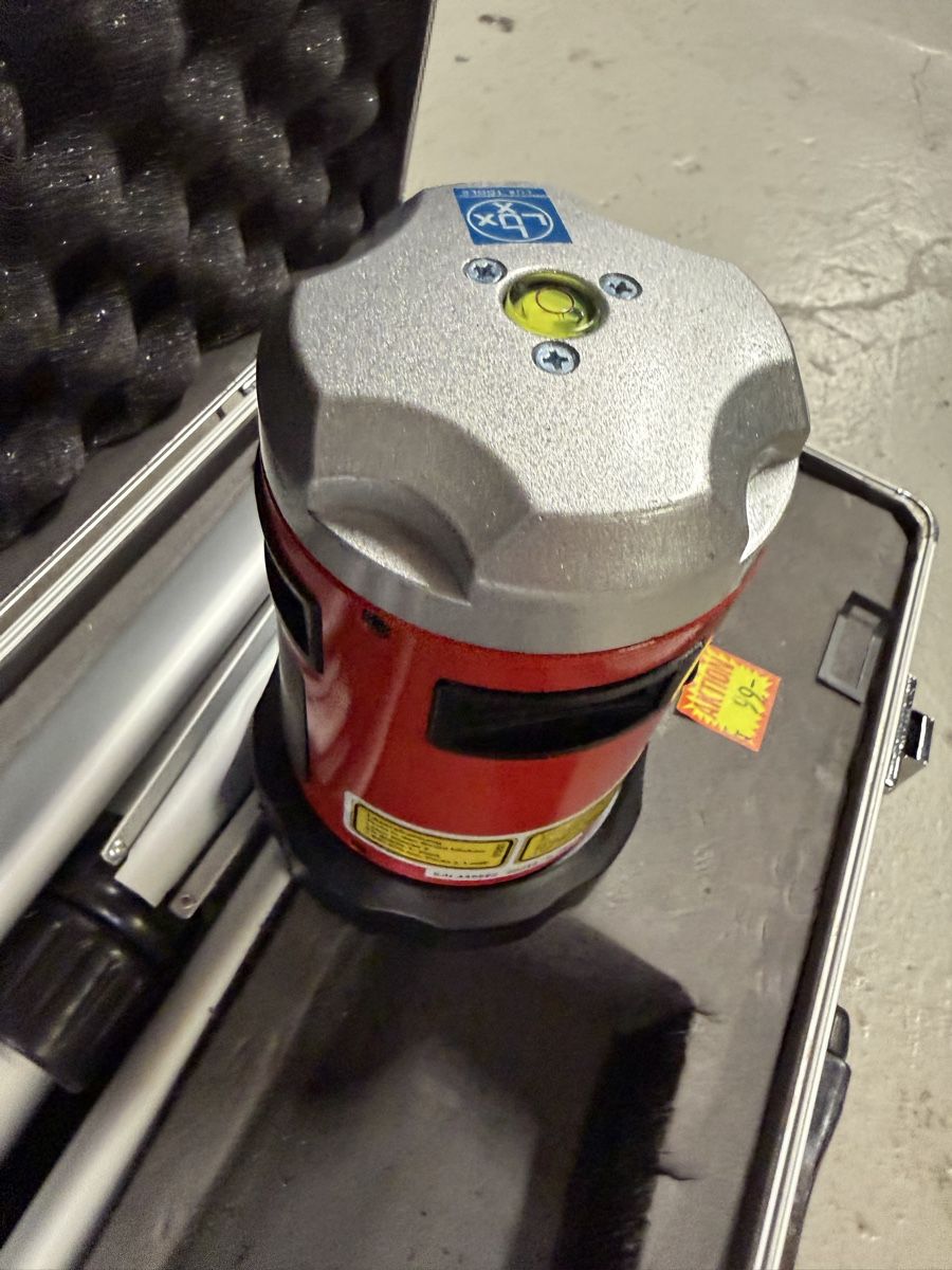 Laserliner Messen: Laser Nivellierger t LUX-TOOLS mit Stativ und Koffer – Gebraucht aus Interlaken von Skandalpreis 4