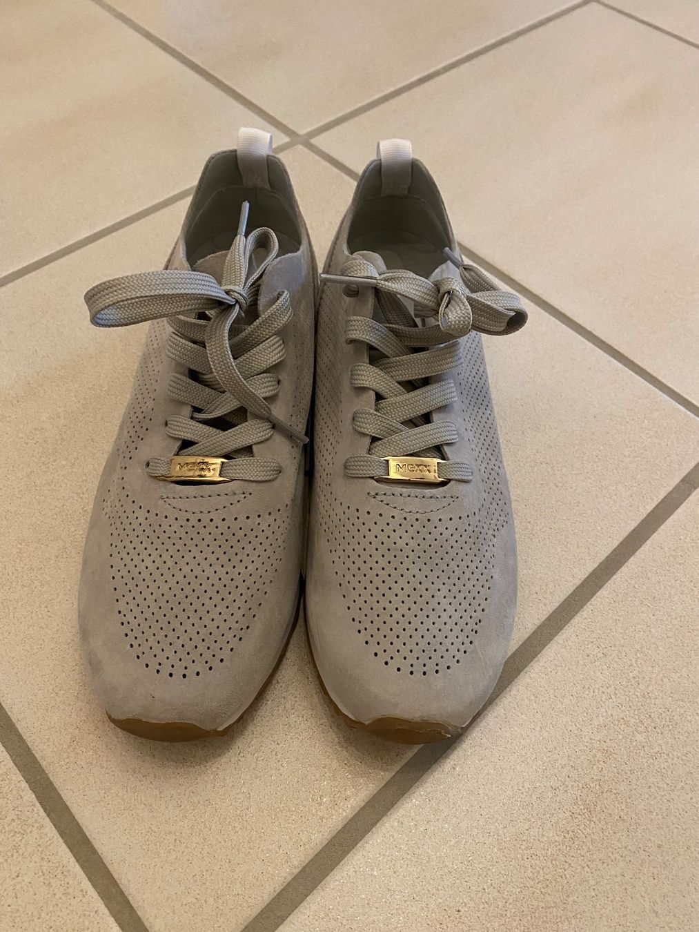 Mexx Damenschuhe: Sneaker Mexx – Gebraucht aus Hombrechtikon von sch_8qrm