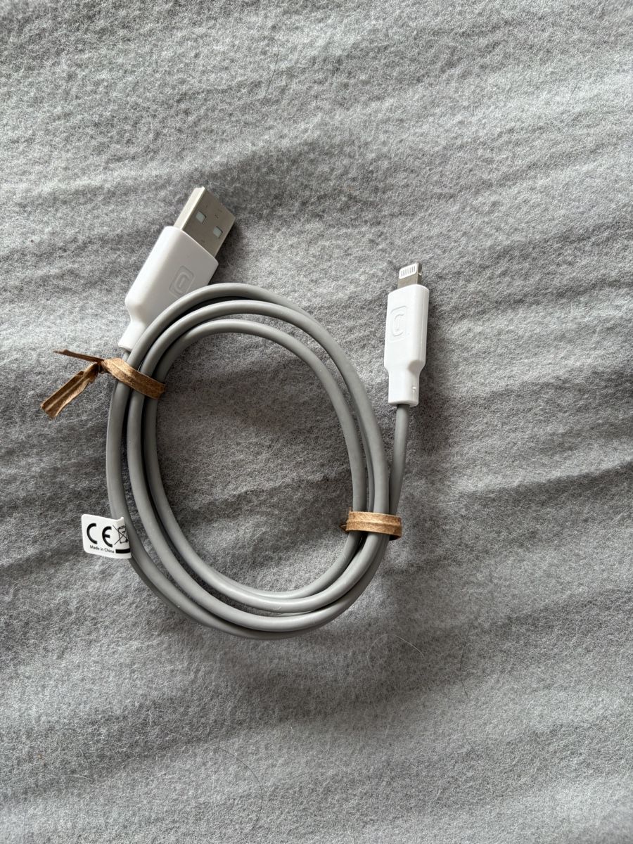 Câbles: Cellularline Lightning Ladekabel iPhone/iPad 1 m/ NEU – Neuf avec emballage d'origine à Oberönz par Nobs-Bern 2
