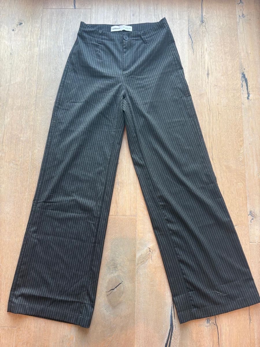 Bershka Hosen: Pantalon Bershka rayé noir T38  – Gebraucht aus Champlan von Ger77
