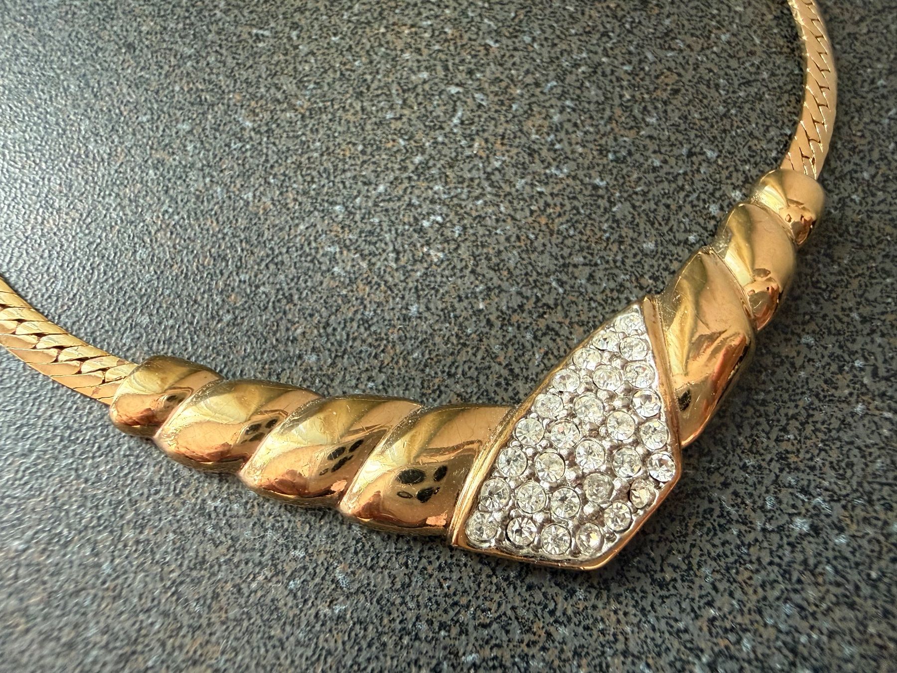 Catenine: Vintage Halskette Goldfarbe mit strass – Usato da Lamone venduto da LaCantinaMagica 5