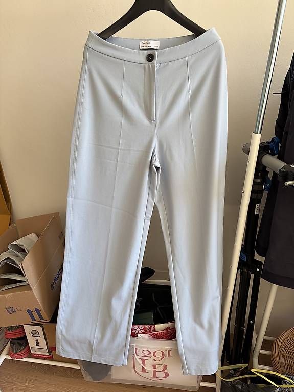 Pantaloni: High waist Hose – Usato da Alpnachstad venduto da mar_6ckd