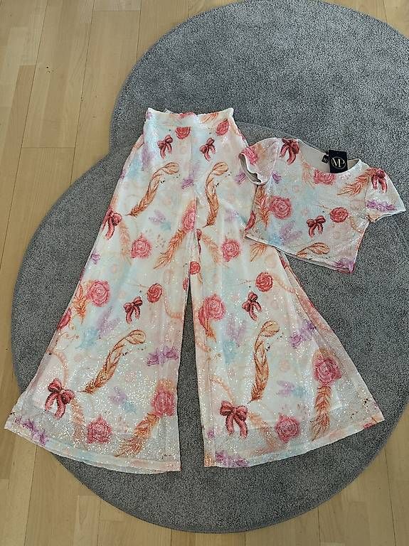Lotti di vestiti: Completo in paillettes  – Usato da Baden venduto da mih_kn89 1