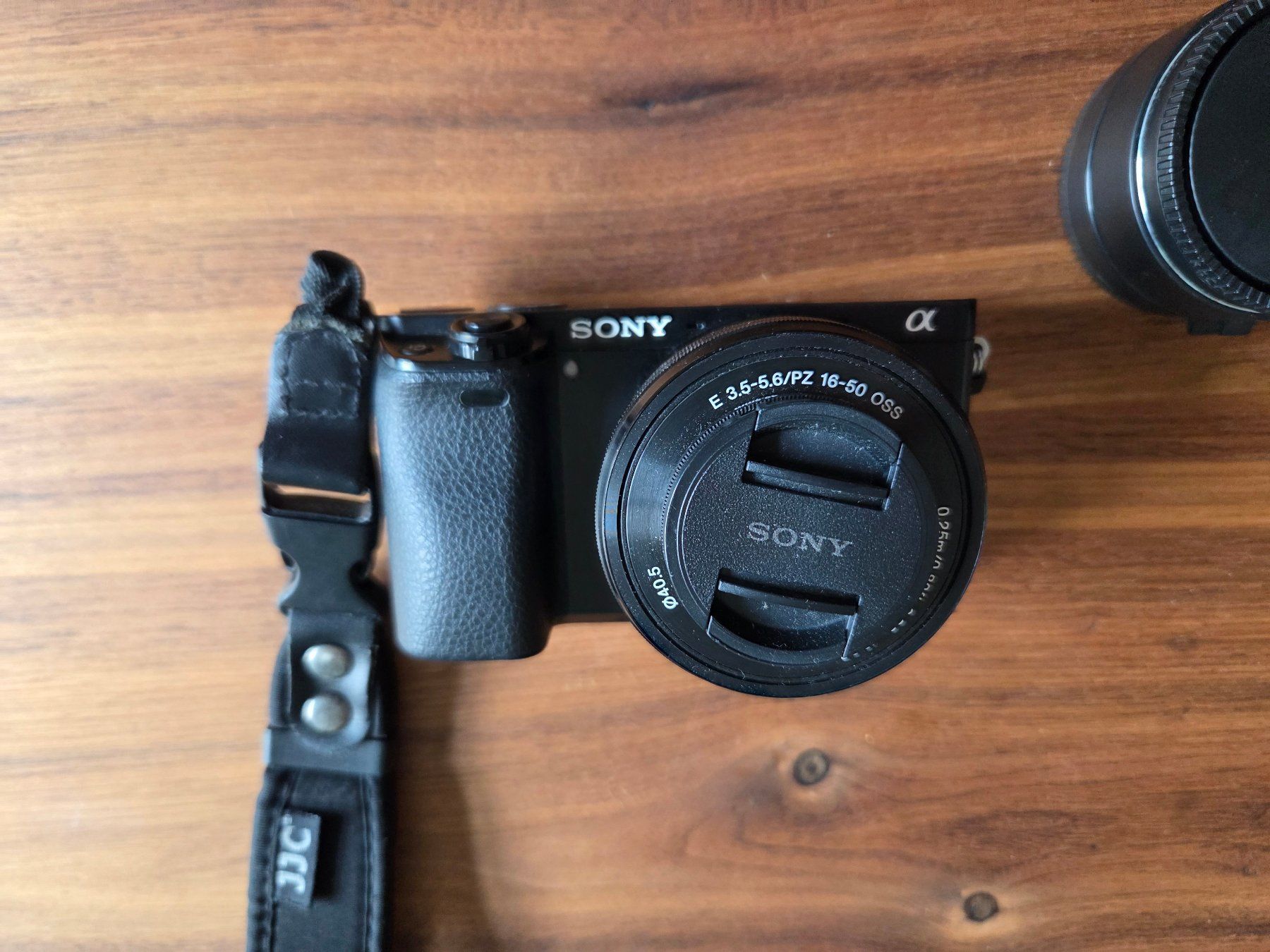 Sony Fotocamera: Sony Alpha 6000 mit Zubehör – Usato da Basel venduto da schwoob 7
