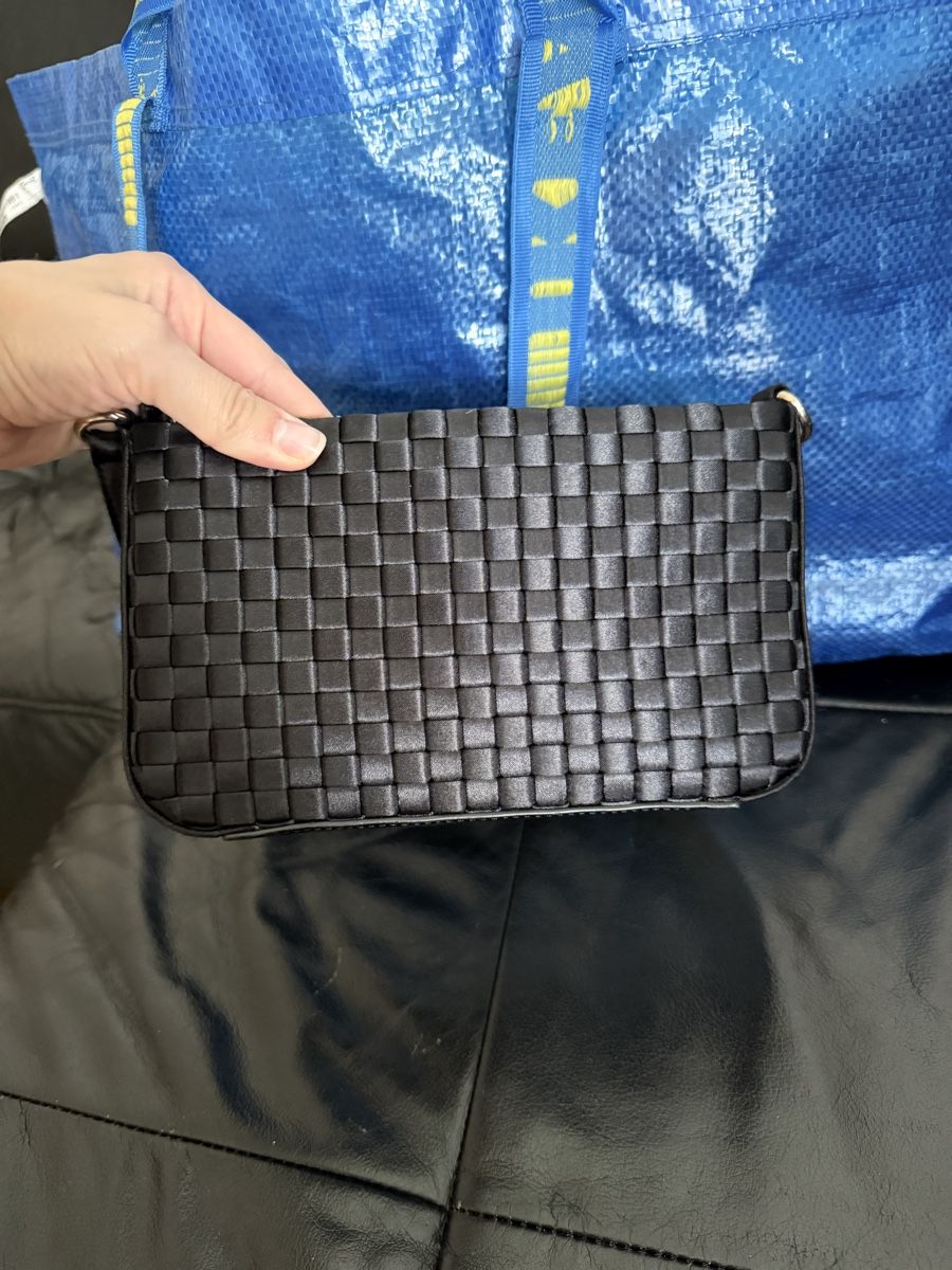 Guess Sacs femmes: Guess Handtasche – D'occasion à Emmenbrücke par jel_zy5s 2