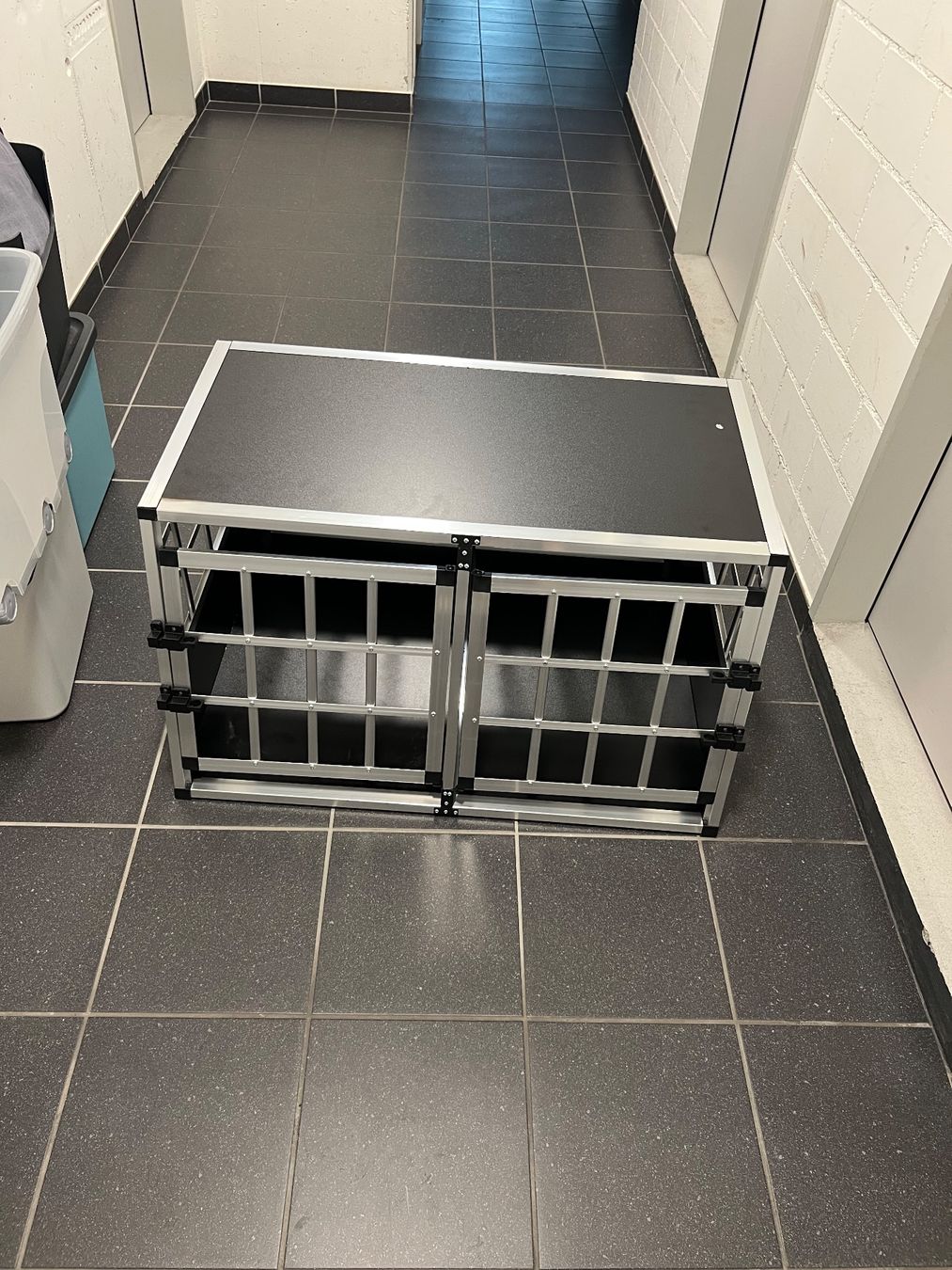 Liege- & Schlafplätze: Hundebox neu – Gebraucht aus Uetikon am See von Broois 2