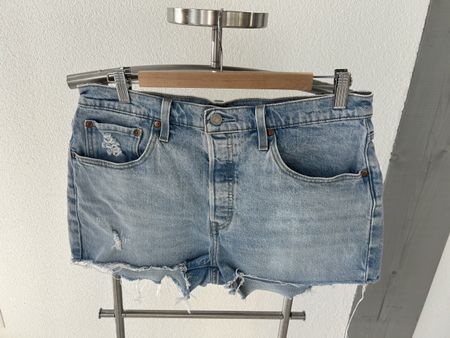 Levi's 501 Denim Shorts - Light Wash, Size W31, Summer!