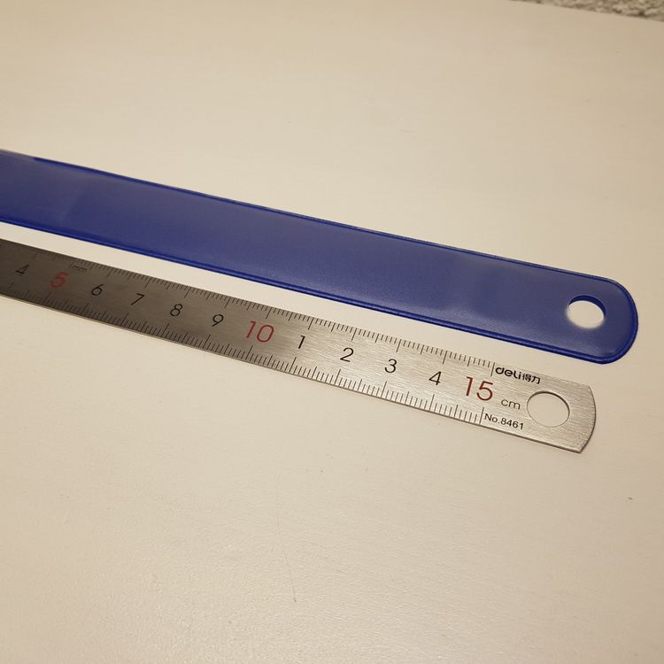 Massstab / Lineal Metall 150 mm biegbar inkl. Schutzhülle Kaufen auf Ricardo