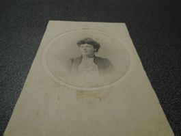 Foto Jüngere Dame