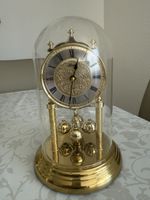 Tischuhr mit Glocke 
