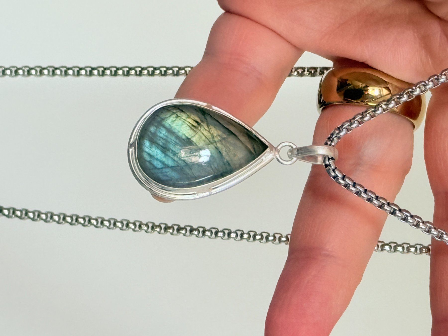 Catenine: Pendentif Labradorite, forme de larme élégant – Nuovo e nell'imballaggio originale da Genève venduto da AWWA 5