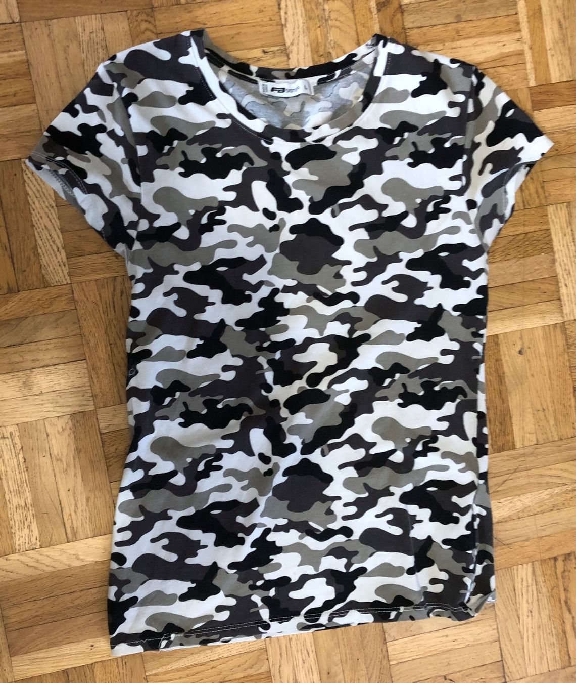 T-shirt: Tarnmuster T-Shirt, Grösse L – Usato da Mollis venduto da ges_vlm6